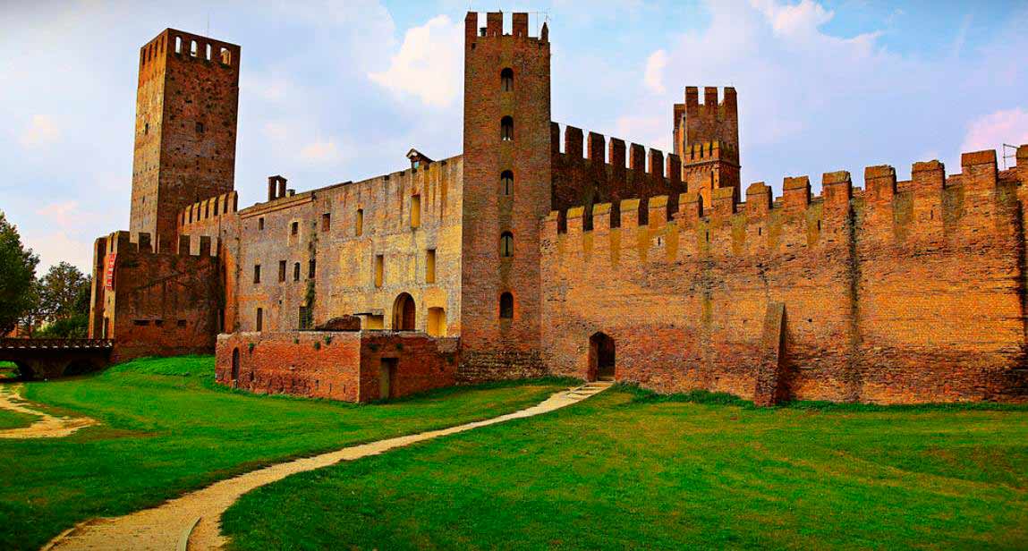 Driving to Montagnana, the City of Art and Authentic Flavors - Deluxe ...